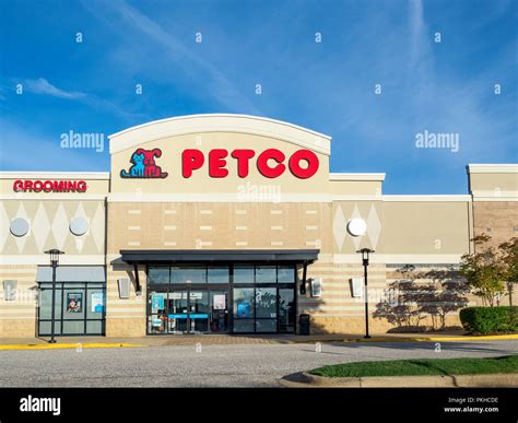 Petco Hi Res Stock Photography And Images Alamy