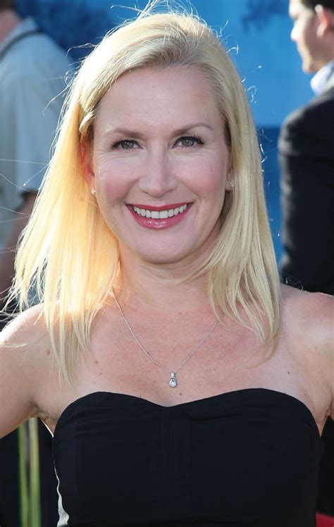 Angela Kinsey Pictures 114 Images
