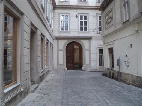 The mozarteum foundation salzburg is the world's leading institution for the preservation and dissemination of the cultural heritage of wolfgang amadé mozart. Mozarthaus Vienna (Vienne) : 2020 Ce qu'il faut savoir ...