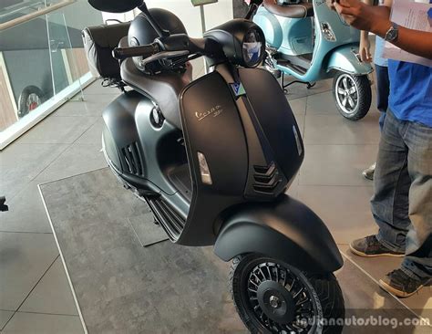 Explore images & specs of 946 on bikewale. Vespa 946 Emporio Armani launched at INR 12.04 Lakhs
