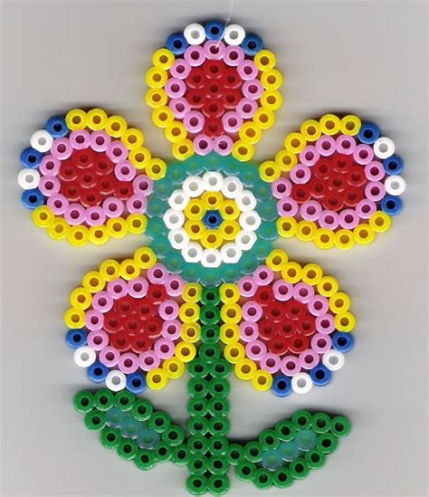Dem, der uns gutes tut, sind wir nie so dankbar wie dem, der uns böses tun könnte, es aber unterlässt. Blume Bügelperlen Flower perler beads | Diy perler beads, Fuse beads, Perler bead patterns