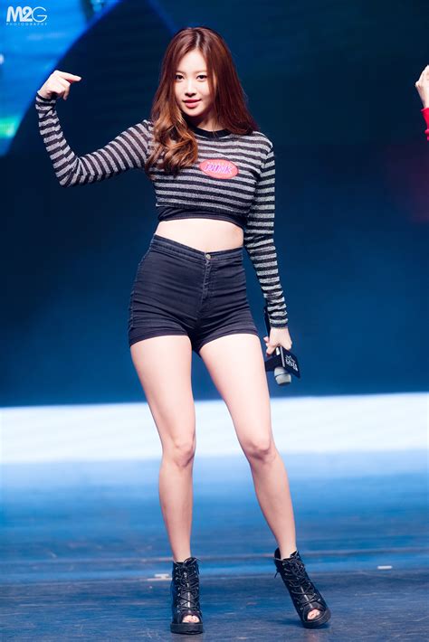 6 Photos Of Girl S Day Yura In A Tight Black Outfit That Will Blow Your Mind Koreaboo