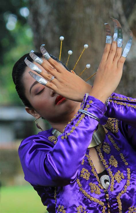 Jolo Sulu Pangalay Dances By Ndjc Ingat Kapandayan Artist Center