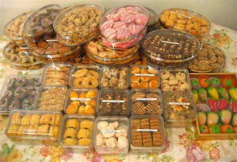 Kuih muih yang di buat oleh kaum keluarga sudah semestinya untuk anda. Top 10 'Kuih Raya' for Ramadan - TheHive.Asia