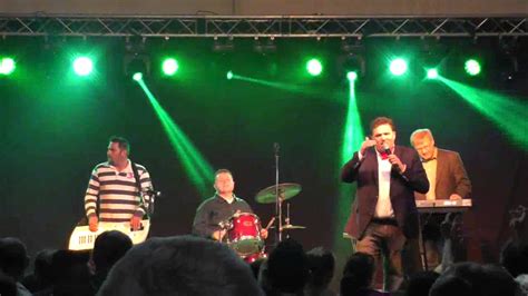 Lagzi Lajcsi - Hosszú fekete haj - élő koncert - YouTube