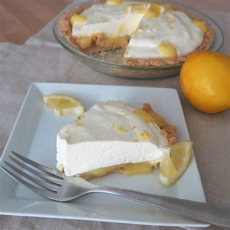 How to make the perfect homemade lemon curd recipe! Lemon Curd Pie Recipe | CheapThriftyLiving.com