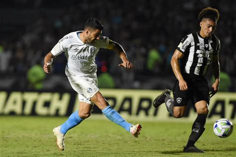 Botafogo Volta A Perder E Agora Divide Lideran A Com Gr Mio E Palmeiras
