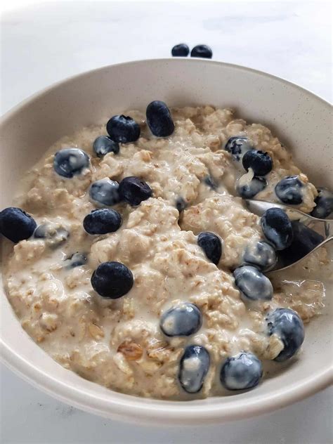 Blueberry Overnight Oats Easy Breakfast Hint Of Healthy
