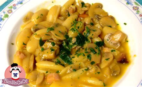 Maybe you would like to learn more about one of these? Gnocchetti risottati con Speck, Funghi champignon e Carote ...