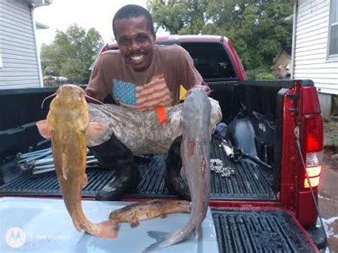 Ohio River Catfishing | Blue and a Couple of Flatheads!! - YouTube