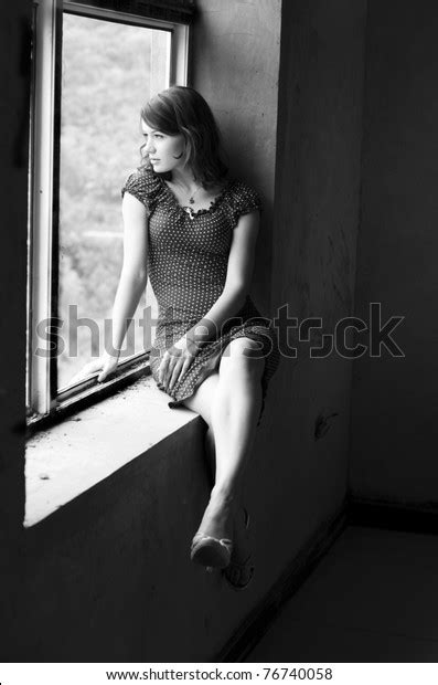 Young Pretty Woman Portrait Black White Stock Photo 76740058 Shutterstock