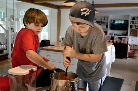 Cooking With Kids 5 Reasons You Should Be Doing It The New York Times