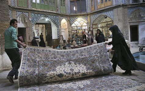 Iran's Persian rug-makers suffer, blame their leaders, as US unravels