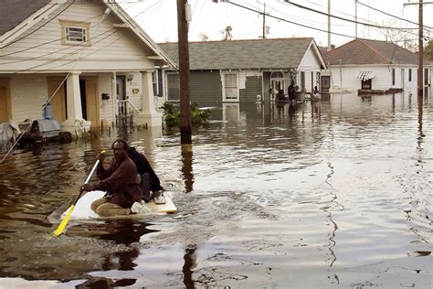 Hurricane Katrina Powerful Photos Of The Storm That Devastated New