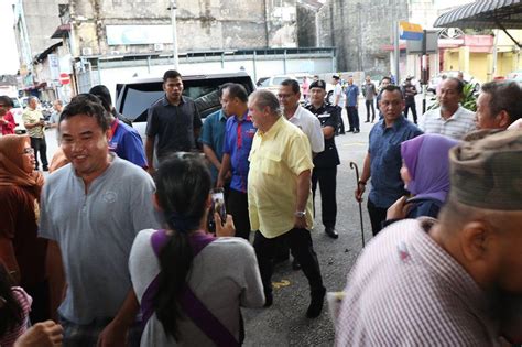 Sultan perak ketika ini adalah berketurunan daripada kesultanan melayu melaka dan seterusnya susur galur dari kesultanan siak. DYMM Sultan Johor Sultan Ibrahim Ibni Almarhum Sultan ...