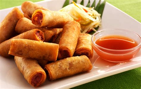 Apparently, people have different versions of the dipping sauce. LUMPIANG BABOY (FILIPINO SPRING ROLLS) - ASIAN TOP 10 RECIPES