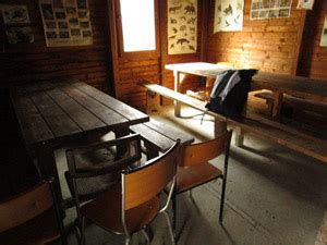 Esiste il bivacco ledù, sempre aperto, 9 posti letto. Bivacco Pian della Mora