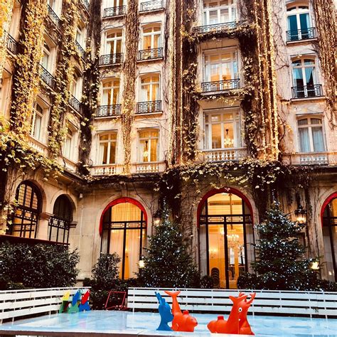 Hotel Plaza Athenee Updated 2022 Prices Reviews And Photos Paris