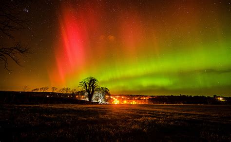 Where When And How To Catch The Northern Lights This Year