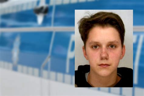 Vermisstes 13 Jähriges Mädchen In Berlin Polizei Bittet Um Mithilfe