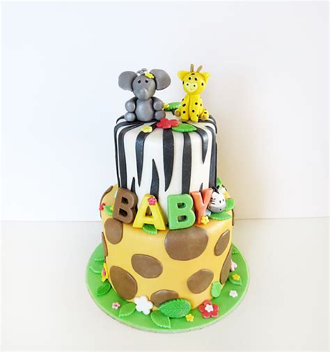 Choisir un professionnel du cake design s'est tout bonnement une évidence quand on veut ce qu'il y a de meilleur pour notre mariage, l'anniversaire de notre enfant et tout événement qui marquera notre. Cake design personnalisé - Frais et Doré