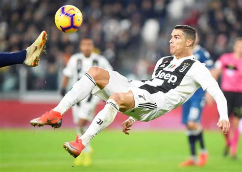Football Extras Ronaldo Becomes Joint Top Scorer In Serie A Rediff
