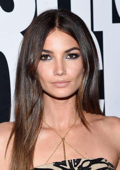 15 Celebrity Makeup Ideas And Straight Long Hair Looks