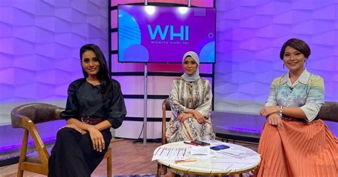 Sertai sesi facebook live alpro pharmacy membincangkan tentang pelitup muka premium hijab dan topik topik kesihatan menarik bersama elfira loy dan pharmacist hanini like, komen, share di facebook live alpro pharmacy dan anda berpeluang untuk memenangi pelitup muka premium himaya edisi soft olive dan love latte. HAWA RIZWANA, FATIN HAMIMAH SERTA PENYAMPAI 'WHI TV3 ...