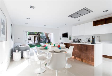 En cocinas más, somos una de las mejores empresas en el diseño de cocinas a medida en encontrarás una selección de cocinas contemporáneas, cocinas rústicas, cocinas de diseño. Cool Dining Room Design for Stylish Entertaining