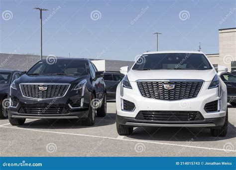 Cadillac Xt4 And Xt5 Display Cadillac Is The Luxury Division Of