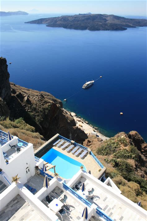 El establecimiento dispone de 143 agradables dormitorios. Scirocco caldera apartments hotel, Hotels in Fira ...