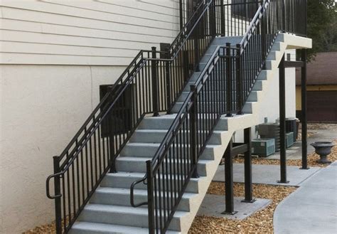 There are several reasons why you should use prefab concrete steps, also known as precast steps, when you are building outdoor areas.these steps are made to last, so you can get the best from your installation. Exterior Stairs for Mobile Homes | Mobile Homes Ideas