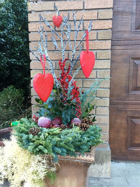 10 Valentines Decorations For Outside Decoomo