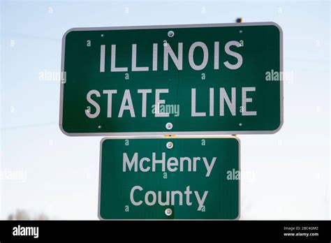 State Line Signs Welcome To Wisconsin Hi Res Stock Photography And