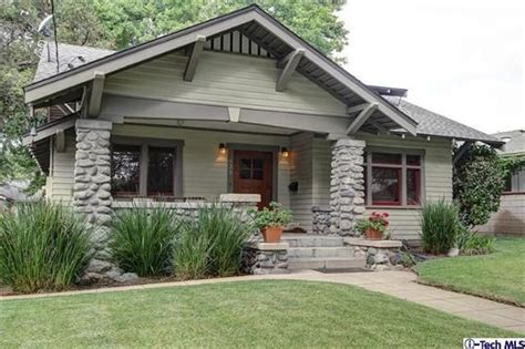 These are craftsman houses — uniquely american creations that began to appear around 1905 in southern california and are considered modern eclectic architecture. 939 Michigan, Pasadena, CA 91104 - 2 beds/1.5 baths ...