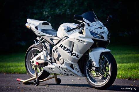 A forum community dedicated to honda cbr 600rr owners and enthusiasts. Honda CBR White Repsol | Honda cbr, Honda superbike, Honda ...