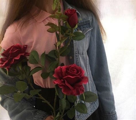 34 Aesthetic Pics Of Girls With Flowers Iwannafile