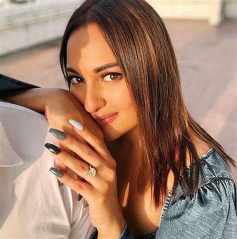 Sonakshi Sinha Secretly Engaged Surprised The Fans By Sharing Pictures With Her Fiancé