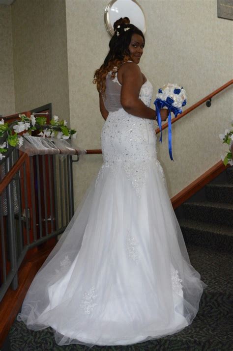 When choosing dresses for petite body types, select styles that will help you achieve a shapely hourglass silhouette by balancing out your portions. Pin by Zee Storm on My Royal Blue Wedding! (With images ...