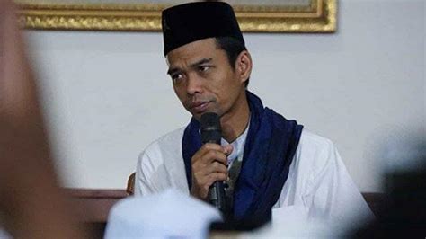 Dari channel taffaquh ataupun kalau di facebook banyak yang share video beliau di fb kitab kuning. Ustaz Abdul Somad Ingatkan Masyarakat Tak Pakai Prasangka ...