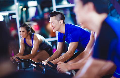 Whether you're trying a new class or already in a routine, you're welcome at group fitness classes. 30min Intense Indoor Cycling Class | Race 30 | Celebrity ...