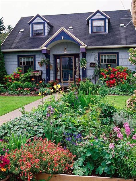15 Vibrant Cottage Garden Layouts To Enchant You Cottage Front Yard