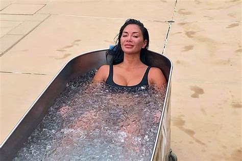 Nicole Scherzinger Strips Off For Freezing Ice Bath After Gruelling