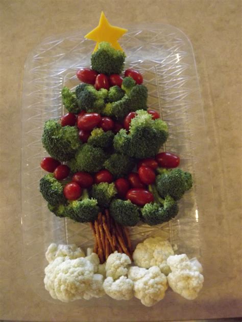 When it comes to christmas dinner we've all got our favourites, and according to a recent survey conducted by asda, some foods are much more preferred than parsnips made there spot 7th on the list of the most popular christmas foods. Vegetable Christmas Tree | Christmas food, Holiday cooking, Yummy dinners