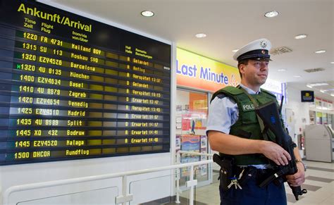 Sex Toy Bomb Evacuato Aeroporto Di Berlino Ma Non Era Una Granata