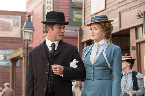 Detective Murdoch Yannick Bisson And Dr Ogden Hélène Joy Discuss