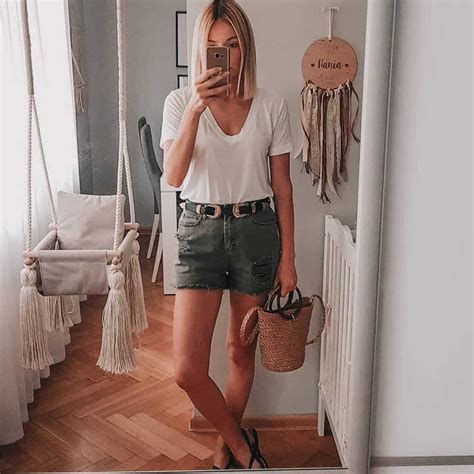 How To Wear Khaki Shorts For Women Perfect Outfits To Try Now 2022