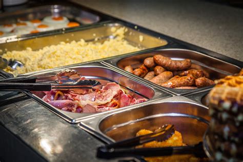 Hotel breakfast buffets under fire amid food waste ...
