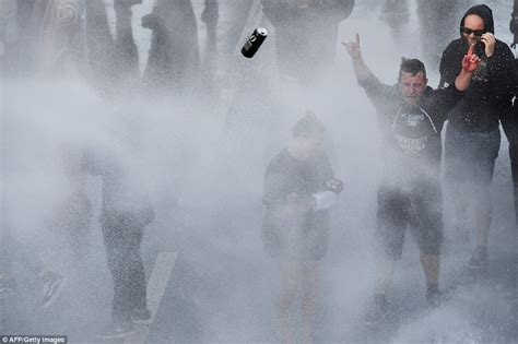 German Police Fire Water Cannon At G20 Hamburg Protesters Daily Mail