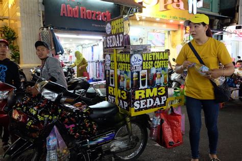 What's more, such a stamp may even be required for the export of food to certain muslim countries. Halal Street in Saigon - Travel information for Vietnam ...
